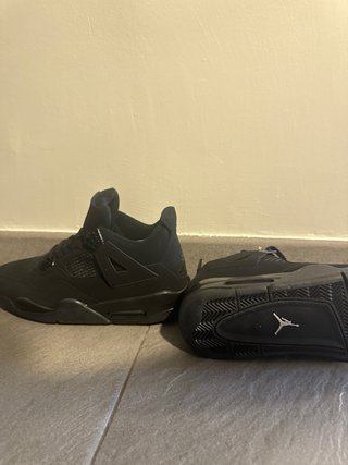 Jordan 4 Negro