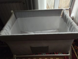 Minicuna blanca y gris