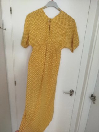 Vestido largo amarillo estampado