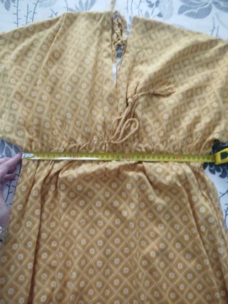 Vestido largo amarillo estampado