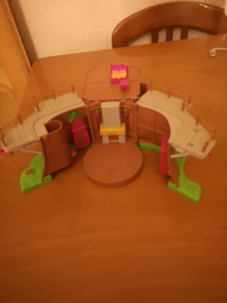 Casa árbol de juguete con luz y sonido