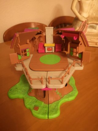 Casa árbol de juguete con luz y sonido