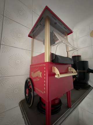 Máquina de Palomitas Roja Estilo Retro