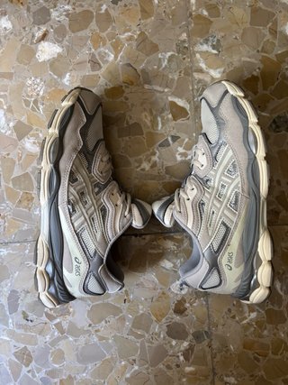Asics Gel NYC Gris y Blanco