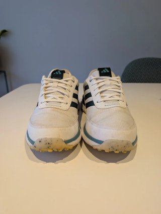 Scarpe da golf Adidas senza chiodi taglia 43