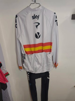 Completo ciclismo Sky Rapha Pinarello