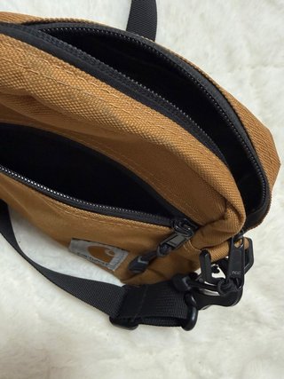 Bandolera Carhartt Marrón y Negra