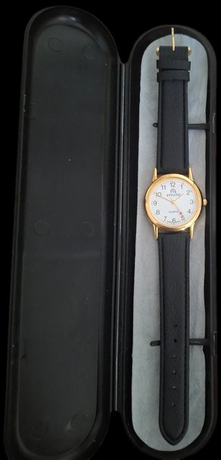Reloj Stylito Dorado y Negro