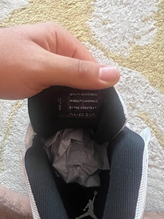 Jordan 11 Retro Negro y Blanco