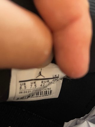 Jordan 11 Retro Negro y Blanco