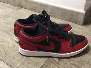 Zapatillas Nike Jordan Talla 41 Rojas y Negras