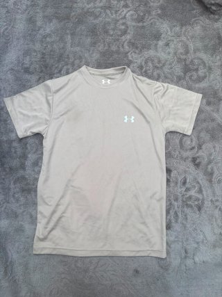 Conjunto corto Under Armour gris
