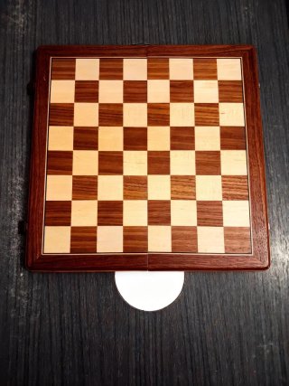 Ajedrez de madera plegable con estuche