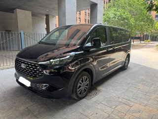 Ford tourneo custom grand titanium PHEV L2