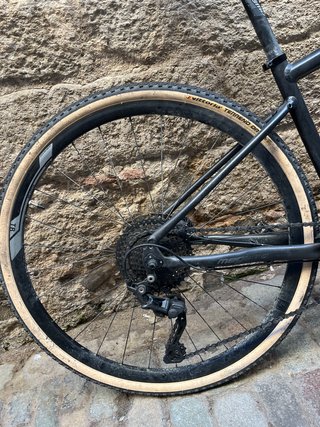 Bicicleta Gravel Megamo Jakar Negra