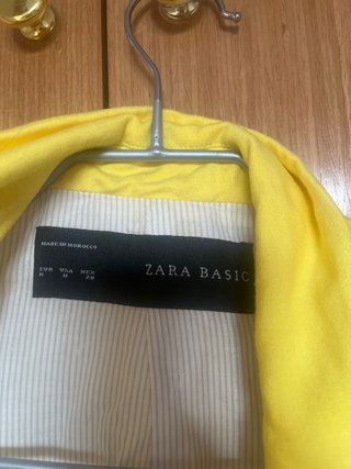 Chaqueta americana amarilla