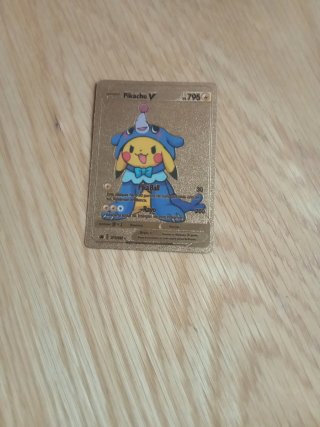 3 Cartas Pokémon Pikachu VMAX, V y VMAX