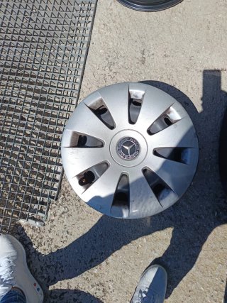 Llantas de Hierro 16 Mercedes con Tapacubos