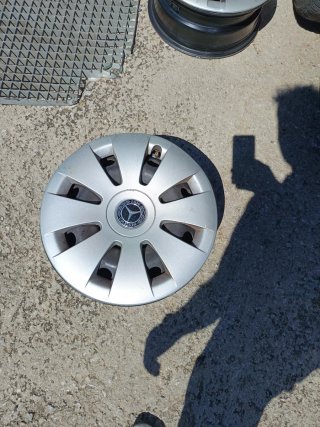 Llantas de Hierro 16 Mercedes con Tapacubos