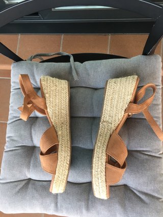Sandalias cuña/marrón talla 41, mira foto ultima