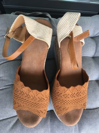 Sandalias cuña/marrón talla 41, mira foto ultima