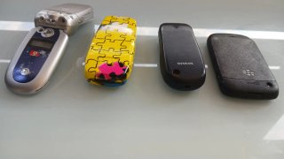 Lote 4 móviles antiguos: Nokia, Siemens, Motorola,