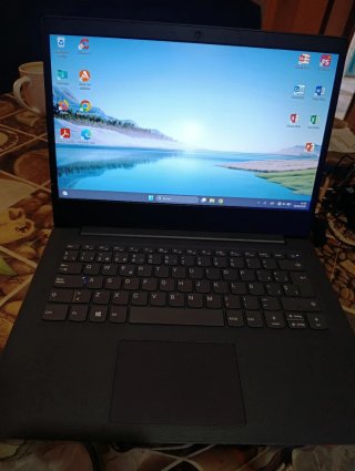 Portátil Lenovo V14 G5 Intel Core i3 8GB 512GB SSD