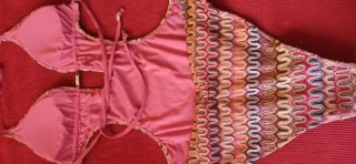 Trikini mujer multicolor con detalles rosas