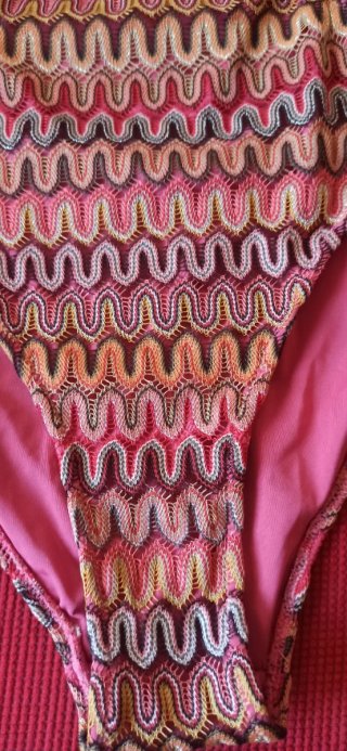 Trikini mujer multicolor con detalles rosas