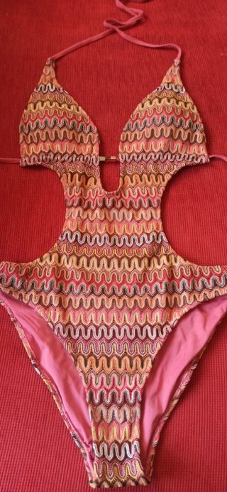 Trikini mujer multicolor con detalles rosas