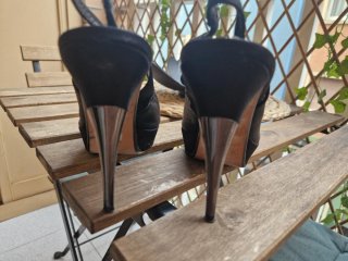 Zapatos de tacón negros