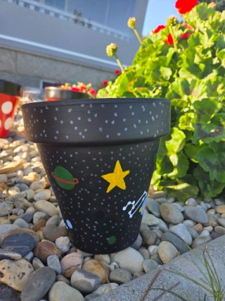 Macetera Universo Pintada a Mano