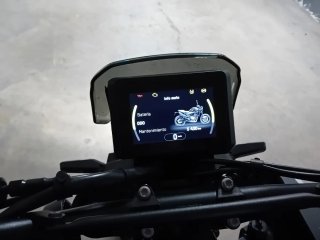 Urbana Husqvarna Svartpilen 801 Negra, vendo o cam