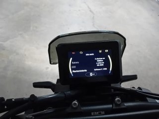 Urbana Husqvarna Svartpilen 801 Negra, vendo o cam