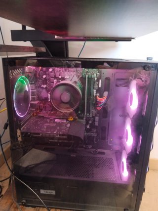 PC Gaming Económico  Ryzen 3 + Gráficos Vega