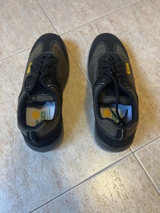 Zapatos de seguridad ESD negros y grises sin usar
