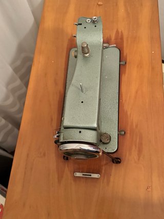 Máquina de coser Wertheim verde con mueble oriorig