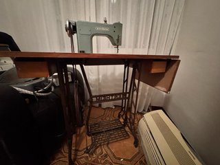 Máquina de coser Wertheim verde con mueble oriorig