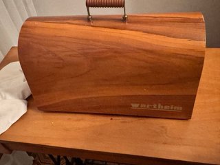 Máquina de coser Wertheim verde con mueble oriorig