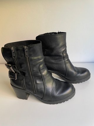 Botines negros talla 38