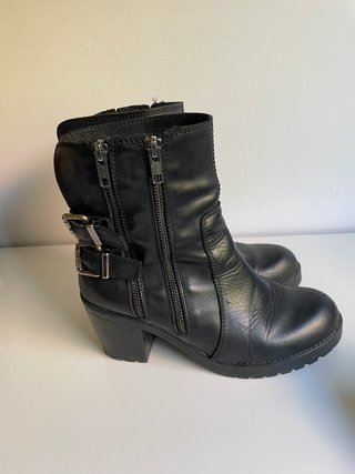 Botines negros talla 38