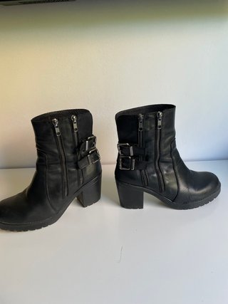 Botines negros talla 38