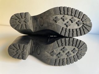 Botines negros talla 38