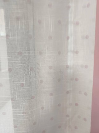 Cortina infantil rosa y blanca