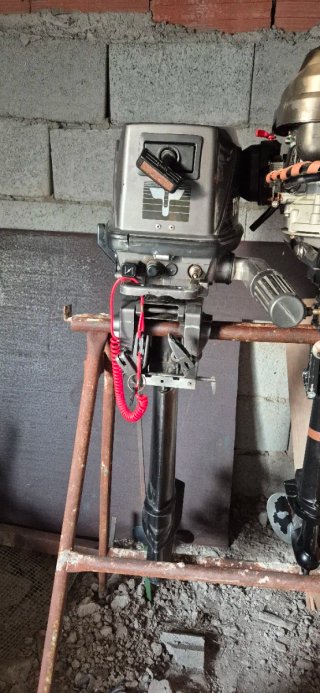 Motor fueraborda Tohatsu 5CV 2t