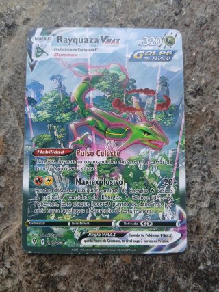 Carta Pokémon Rayquaza VMAX 218/203