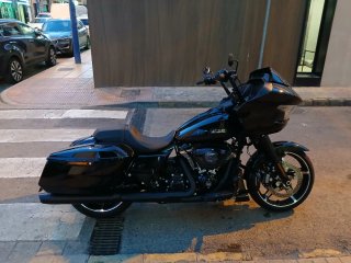 Harley-Davidson Road Glide Negra 2024