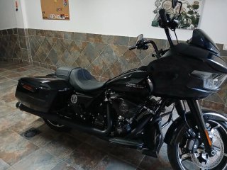 Harley-Davidson Road Glide Negra 2024