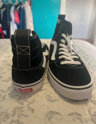 Zapatillas Vans Negras y Blancas