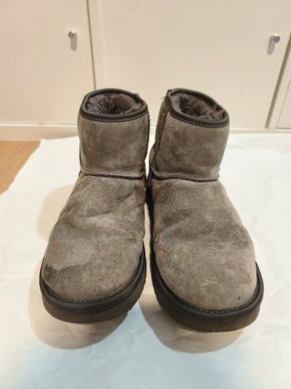 Stivali UGG grigi con strass